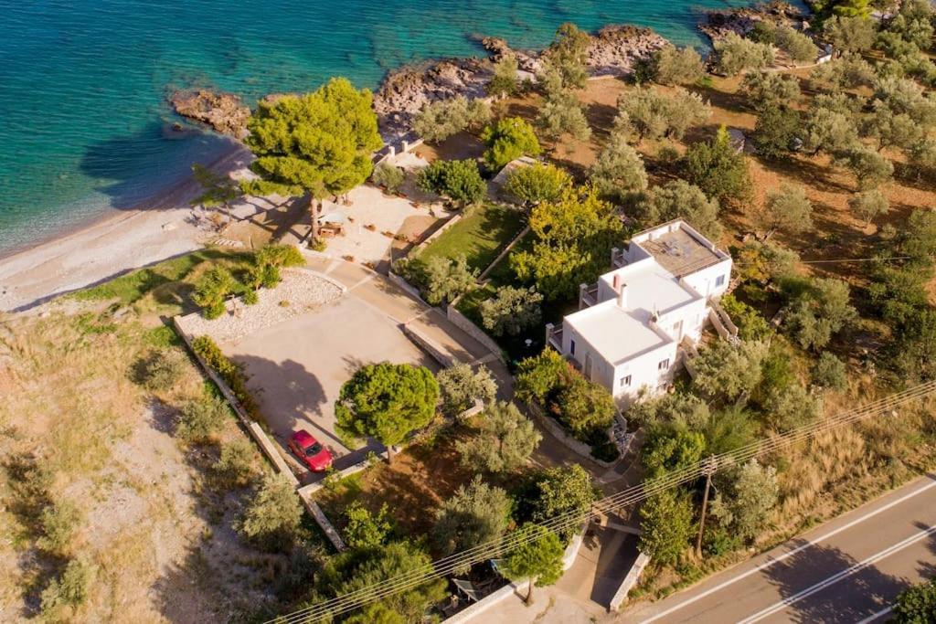 Karantou Villa Tirós Buitenkant foto