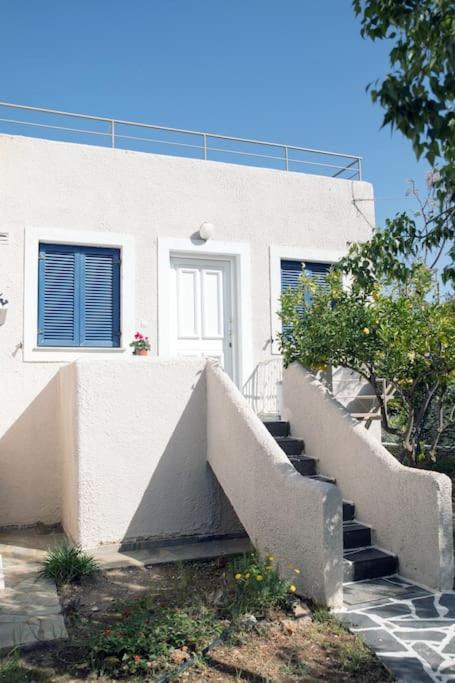 Karantou Villa Tirós Buitenkant foto