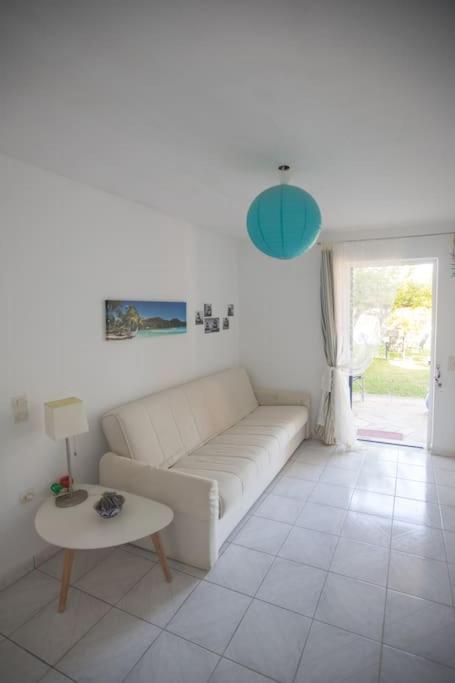 Karantou Villa Tirós Buitenkant foto