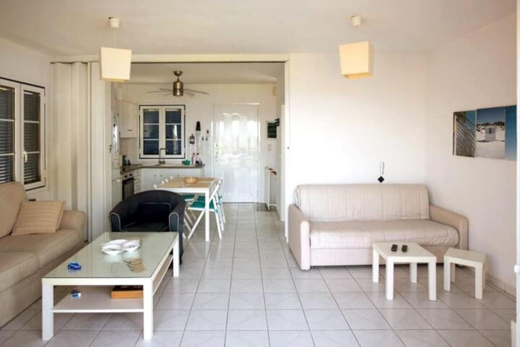 Karantou Villa Tirós Buitenkant foto