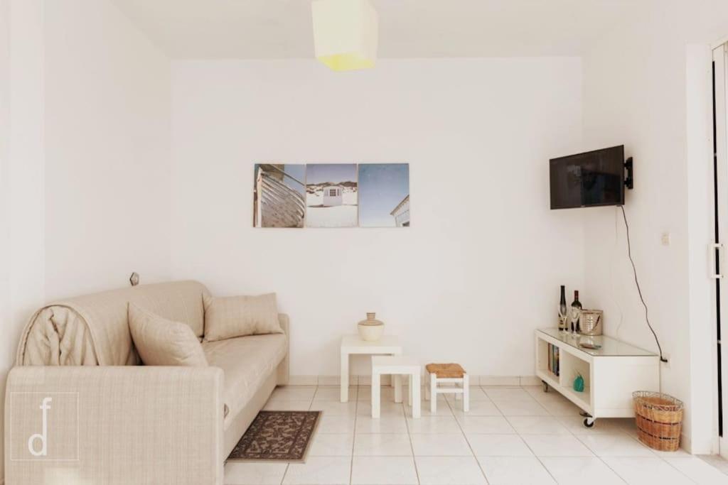 Karantou Villa Tirós Buitenkant foto