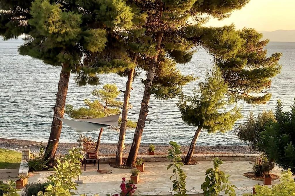 Karantou Villa Tirós Buitenkant foto